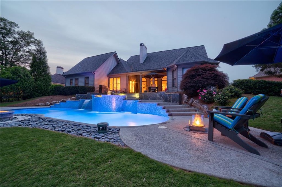 Stunning everything-you-could-want backyard w/Salt