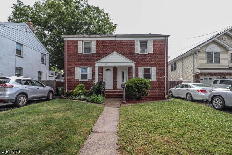 1015 Walnut St, Linden, NJ 07036 - photo 1