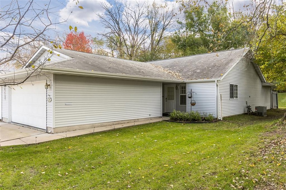 1365 Daleview Dr unit D, Marion, IA 52302 - photo 1