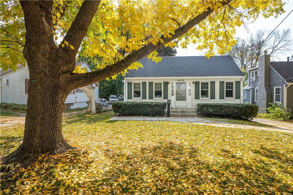 6424 Forest Ct, Windsor Heights, IA 50324 - photo 1