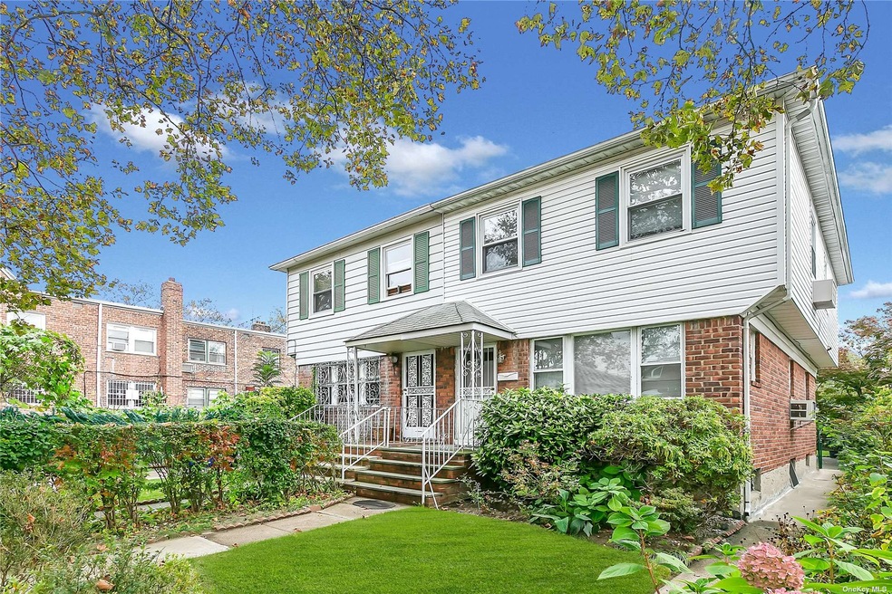 65-15 175th St, Flushing, NY 11365 - photo 1