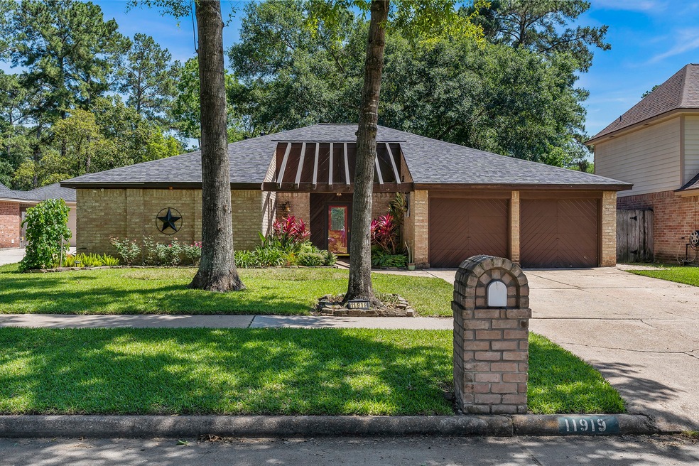 11919 Stillwater Dr, Houston, TX 77070 - photo 1