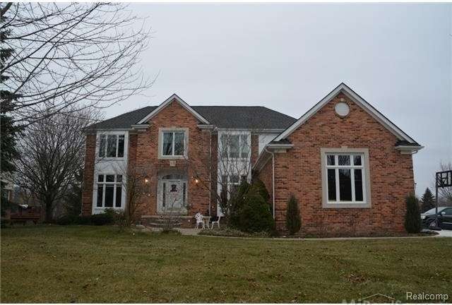 3638 Hollenshade Dr, Rochester Hills, MI 48306 - photo 1