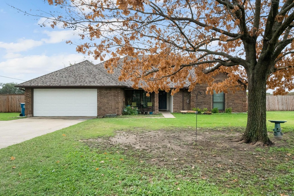 2700 Flat Rock Rd, Azle, TX 76020 - photo 1