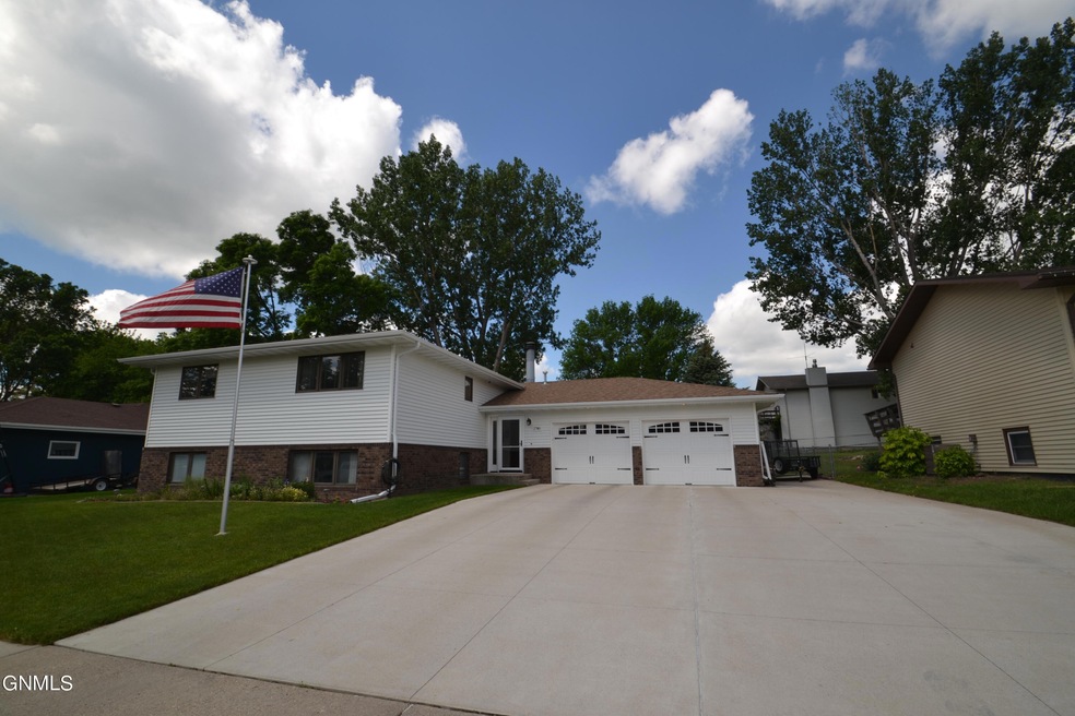 2748 Mercury Lane
