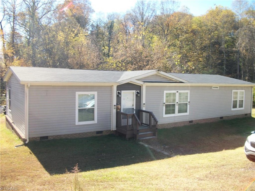 403 Riverside Dr, Eden, NC 27288 - photo 1