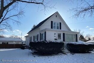 1427 Stinson St, Owosso, MI 48867 - photo 1