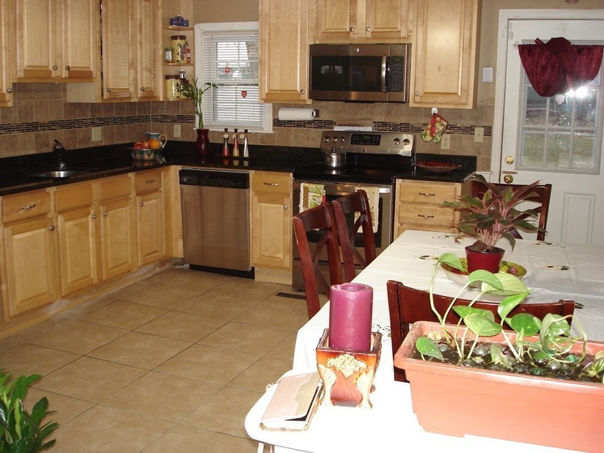 7 Wedgewood Ave, Billerica, MA 01821 - photo 1