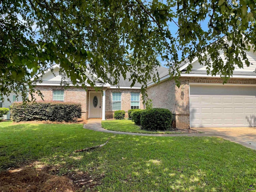 314 Manchester Ln, Byron, GA 31008 - photo 1