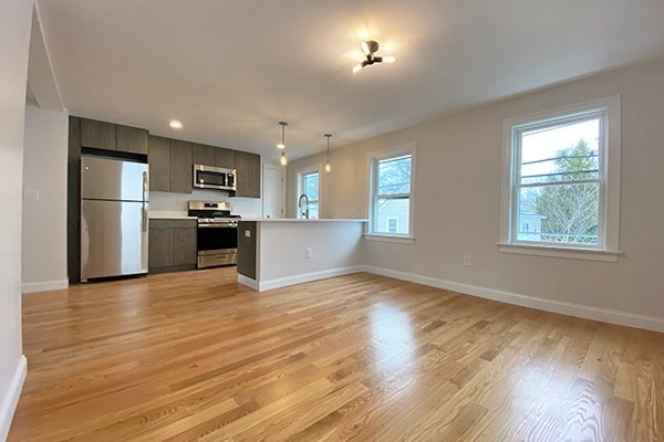 33 Upham St unit 33-3, Salem, MA 01970 - photo 1