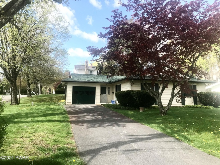 213 E Catharine St, Milford, PA 18337 - photo 1