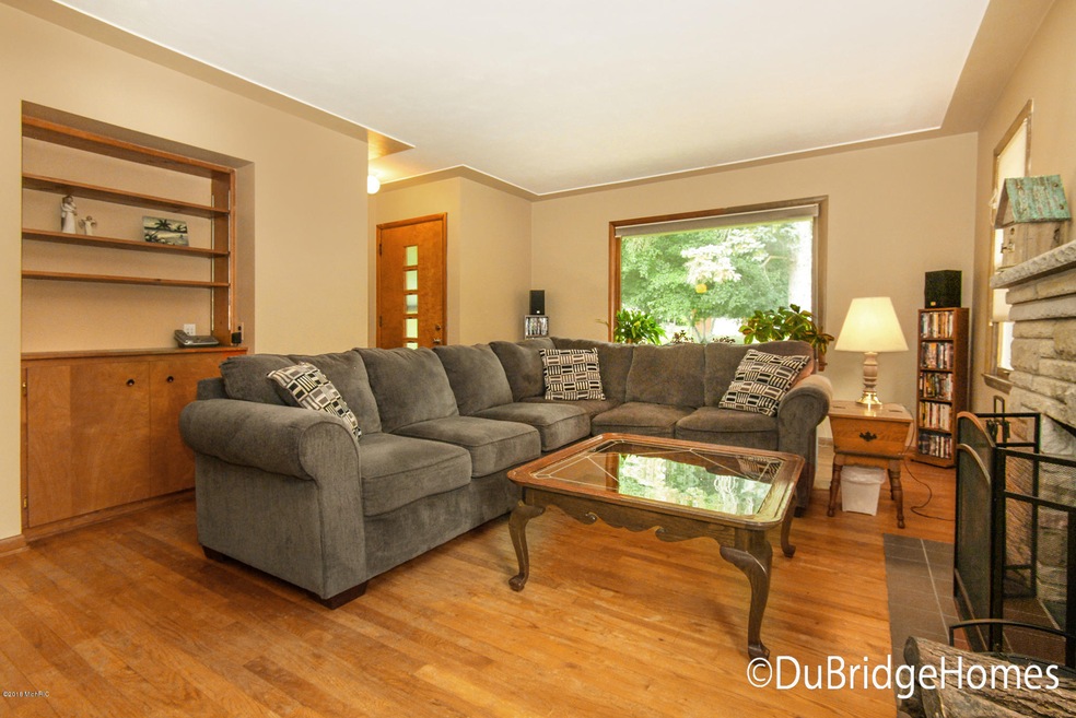 1461 Edith Ave NE, Grand Rapids, MI 49505 - photo 1