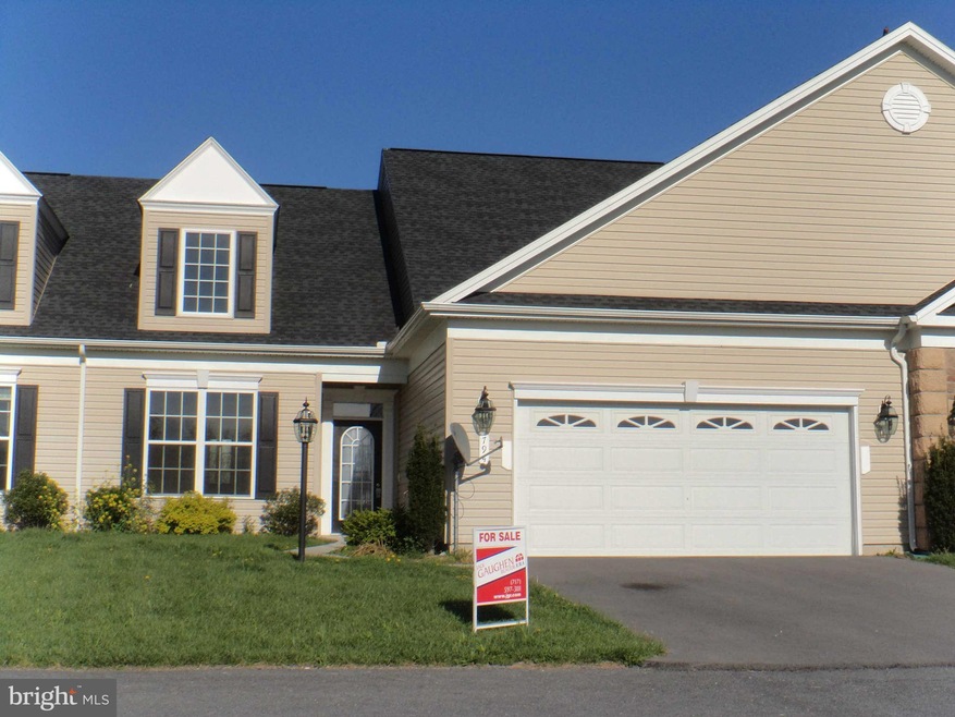 794 Shook Ct E, Greencastle, PA 17225 - photo 1