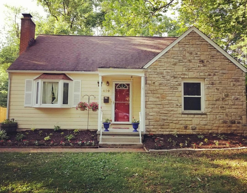670 Yaronia outside