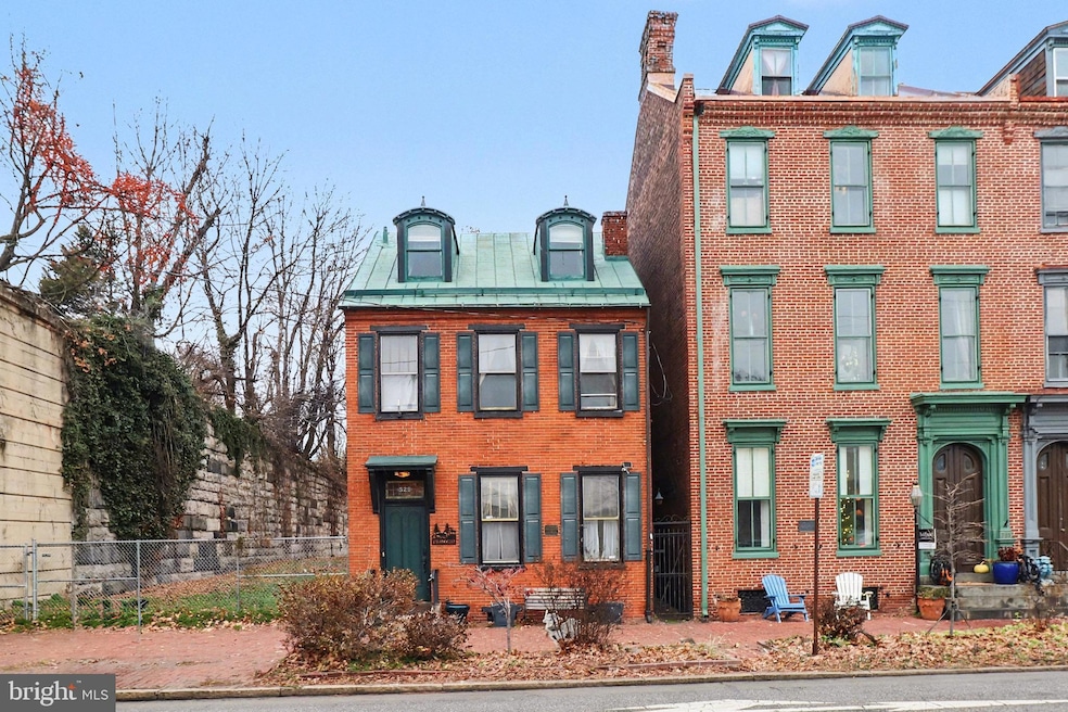 329 S Front St, Harrisburg, PA 17104 - photo 1