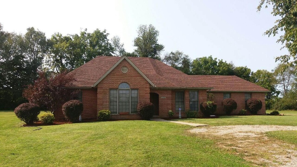 22585 Dogwood Ln, Circleville, OH 43113 - photo 1