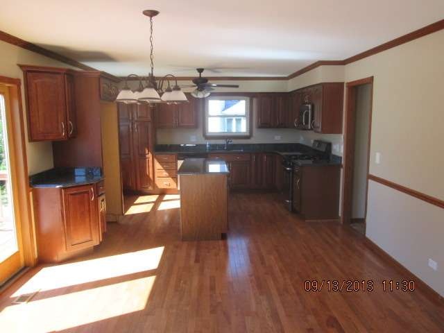 1150 Newcastle Ln, Aurora, IL 60506 - photo 1