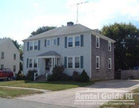 17-19 Shangri la Ln, Middletown, RI 02842 - photo 1