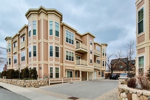 61 Bolton St unit 201, Cambridge, MA 02140 - photo 1