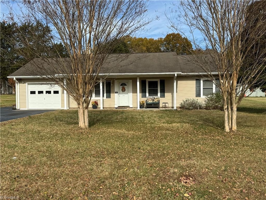 3867 Yarbrough Ave, Winston Salem, NC 27106 - photo 1