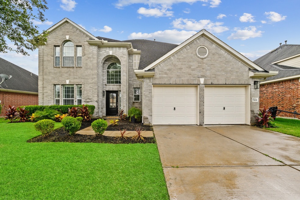 Welcome home!!  Beautiful homeowners opportunity available in charming Avalon Terrace!  This two story estate features a beautiful exterior in addition to its recently renovated interior.