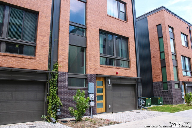 318 W Grayson St unit 304, San Antonio, TX 78212 - photo 1