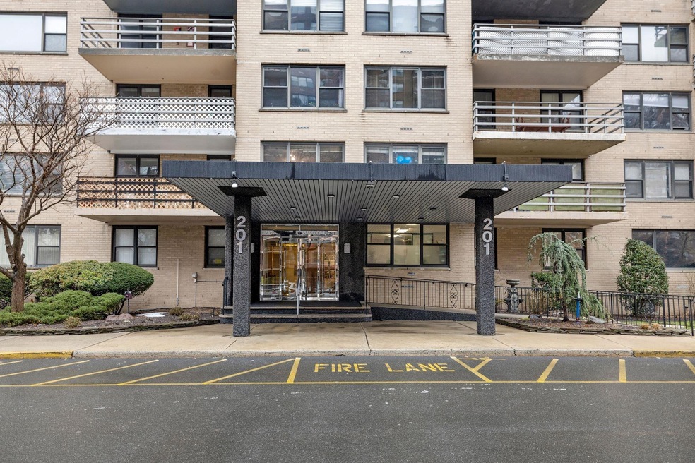 201 St Pauls Ave unit 12F, Jersey City, NJ 07306 - photo 1