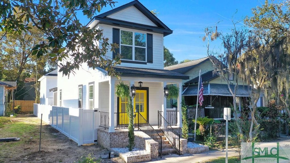 1011 E Waldburg St, Savannah, GA 31401 - photo 1