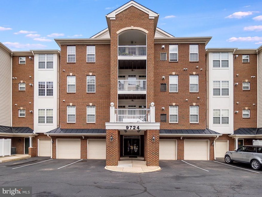 9724 Holmes Place unit 4, Manassas Park, VA 20111 - photo 1