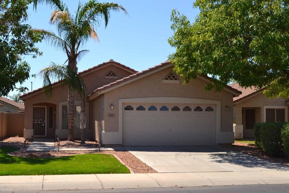 913 E Windsor Dr DSC_0055