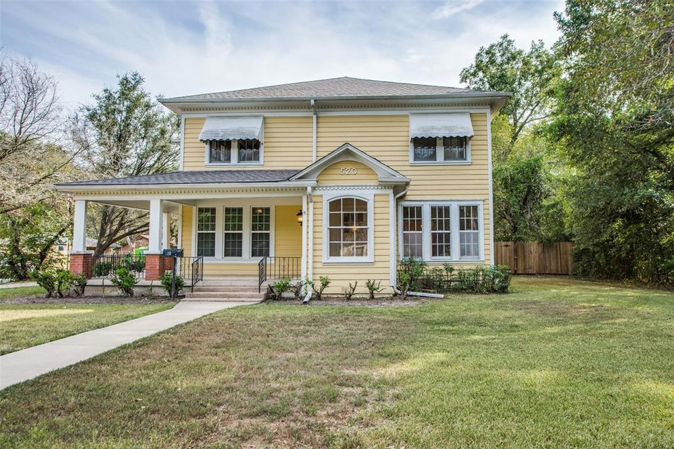 520 E 9th St, Bonham, TX 75418 - photo 1