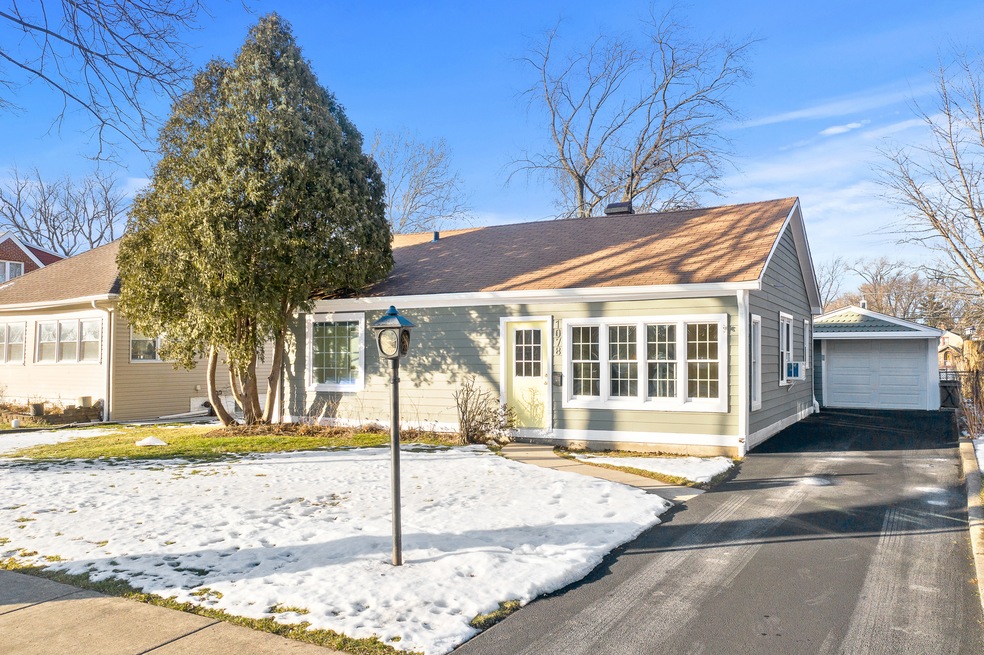 1078 Walter Ave, Des Plaines, IL 60016 - photo 1