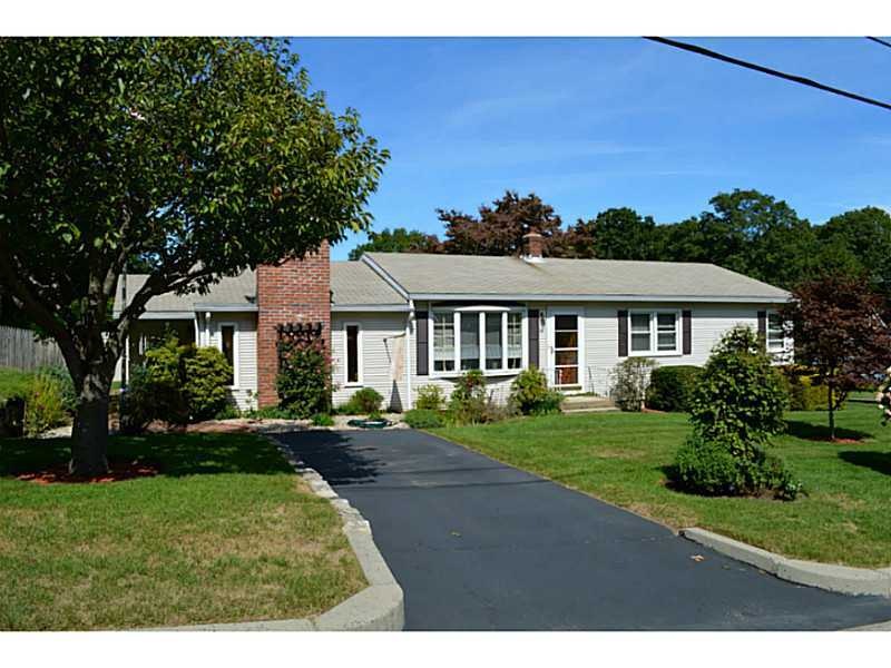 28 Boucher St, West Warwick, RI 02893 - photo 1