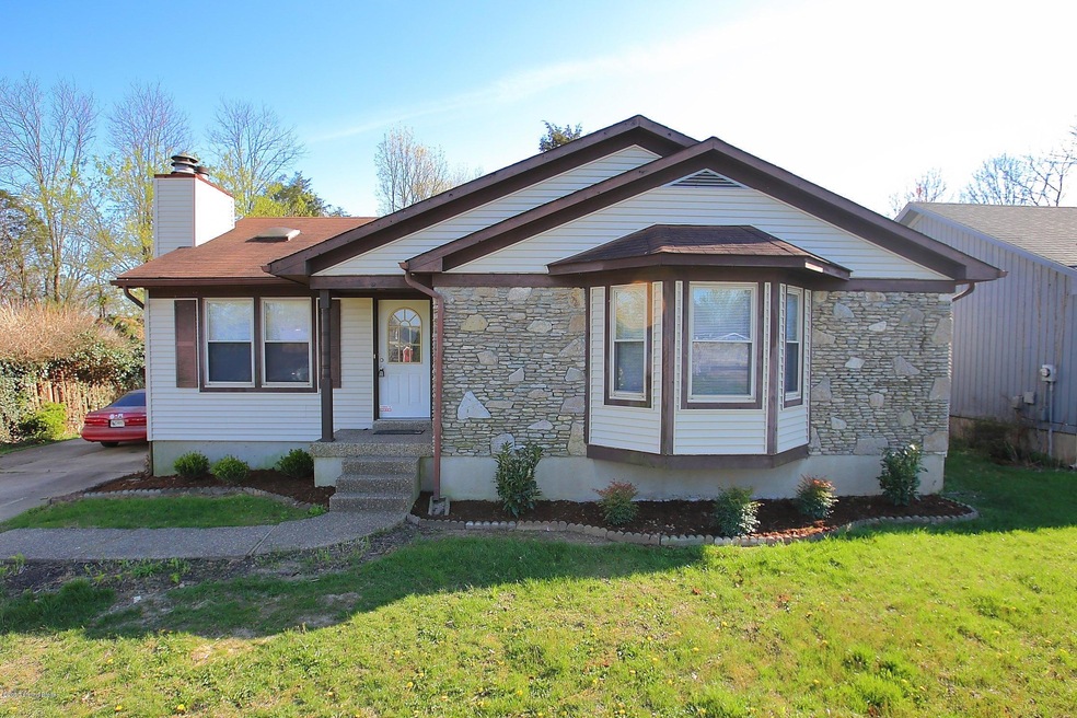 6914 Beard Ct, Louisville, KY 40228 - photo 1