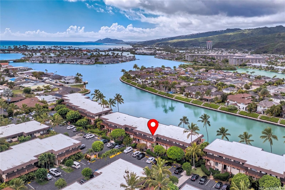 Location fronting popular Hawaii Kai Marina
