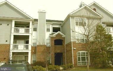 20271 Beechwood Terrace unit 103, Ashburn, VA 20147 - photo 1