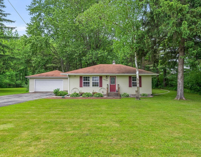 2835 N Eastman Rd, Midland, MI 48642 - photo 1