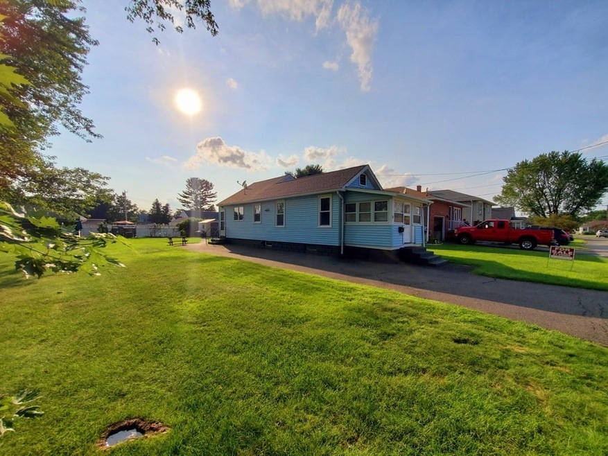 77 Yale St, Ludlow, MA 01056 - photo 1