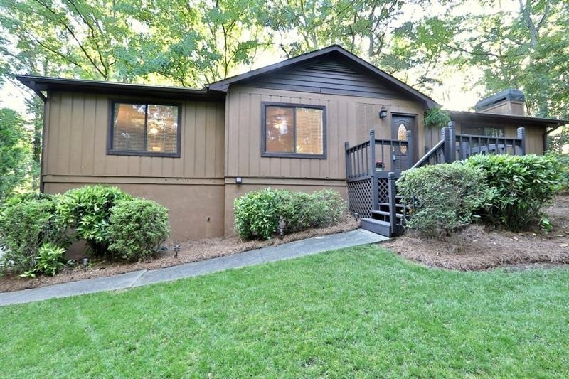 2840 Frankie Ln NE, Marietta, GA 30062 - photo 1