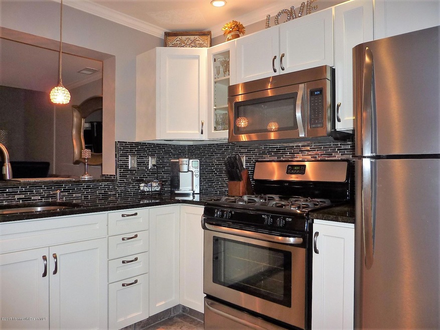 27 Phoenix Ct, Tinton Falls, NJ 07712 - photo 1