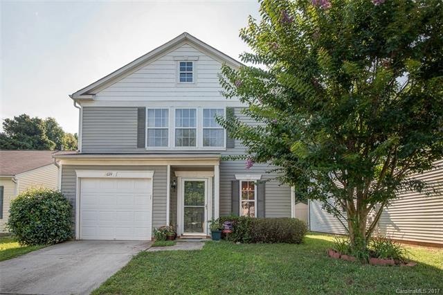 Welcome to this charming 3 bedroom home in a great