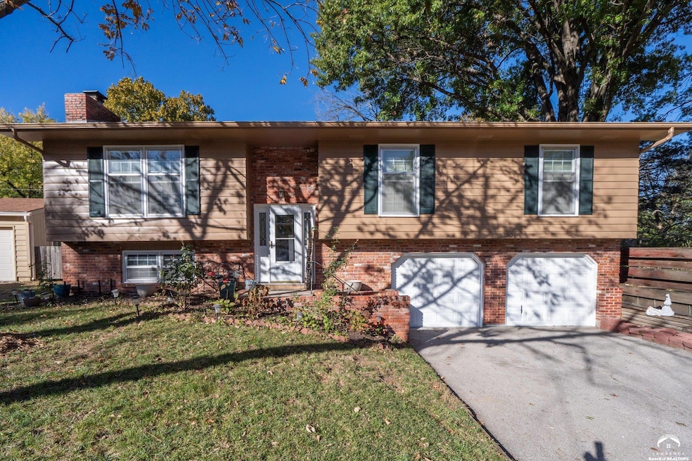 3510 W 9th Ct, Lawrence, KS 66049 - photo 1