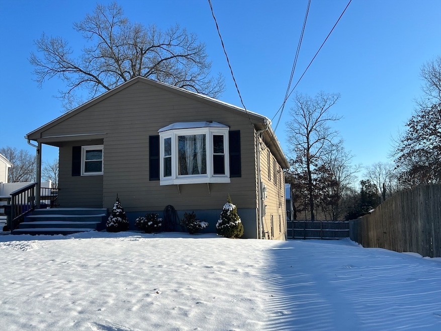 189 Waldorf St, Springfield, MA 01109 - photo 1