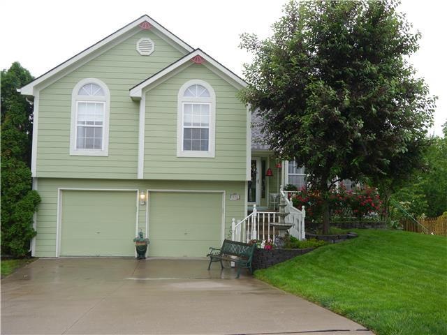 514 S Huntsman Blvd, Raymore, MO 64083 - photo 1