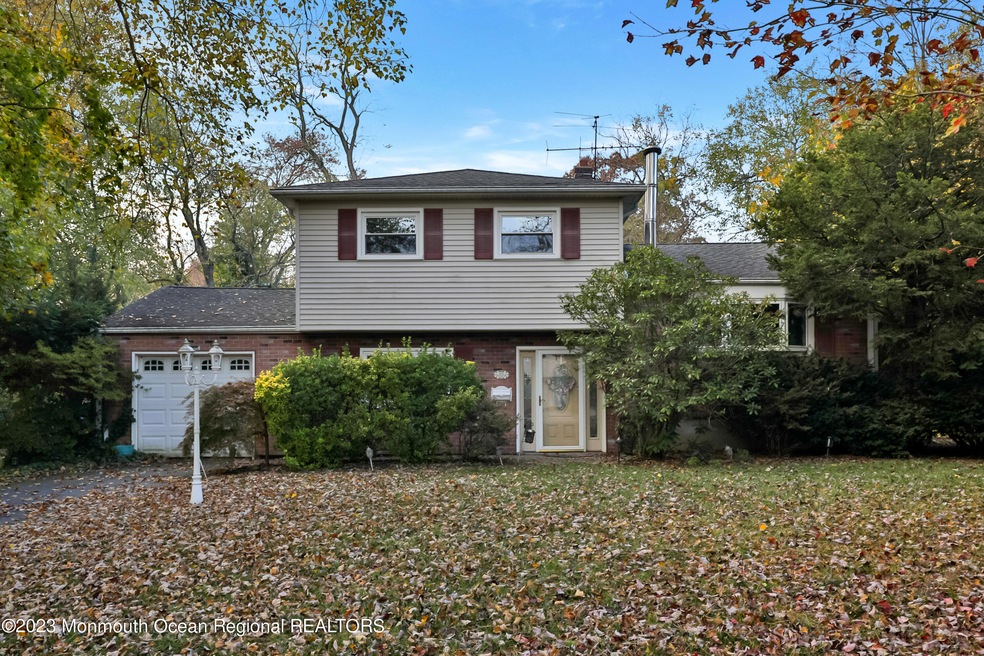 522 Roxbury Rd, Belford, NJ 07718 - photo 1
