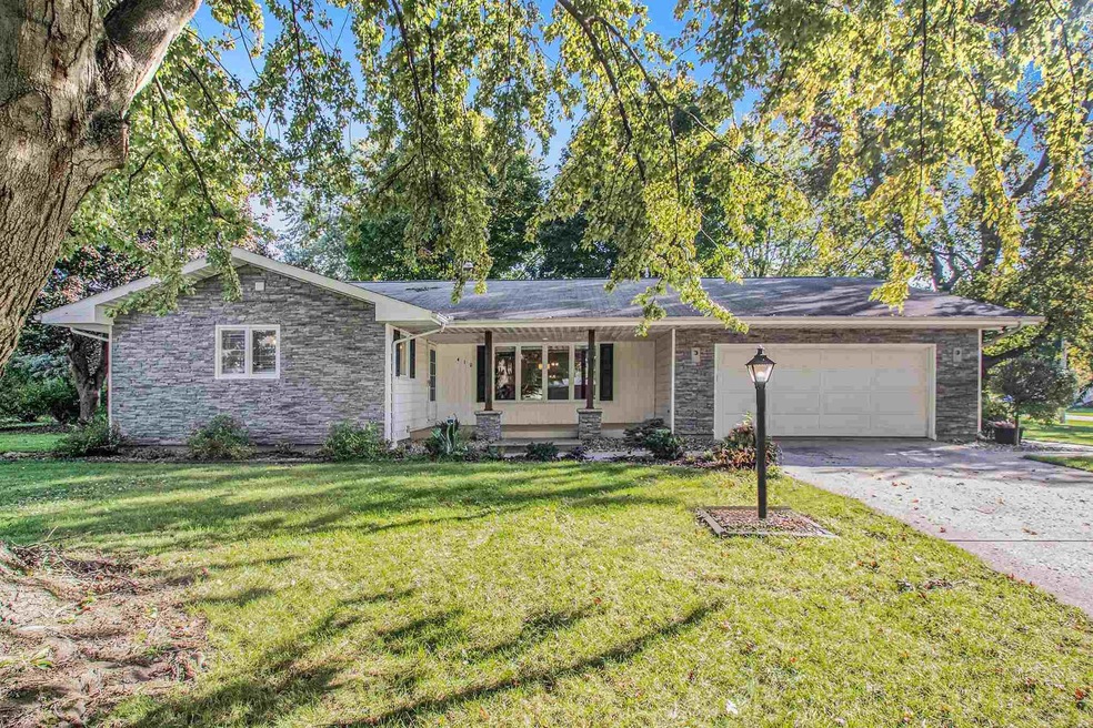 Looking For A Home with 6 Bedrooms, 3.5 Baths in W