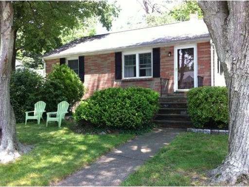 19 Blossom Ln, Weymouth, MA 02188 - photo 1