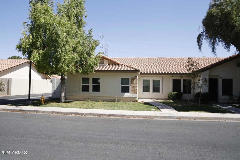 926 E Vaughn Ave, Gilbert, AZ 85234 - photo 1