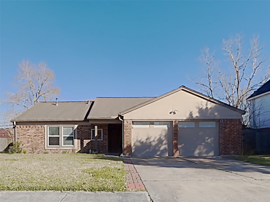 441 E Castle Harbour Dr, Friendswood, TX 77546 - photo 1