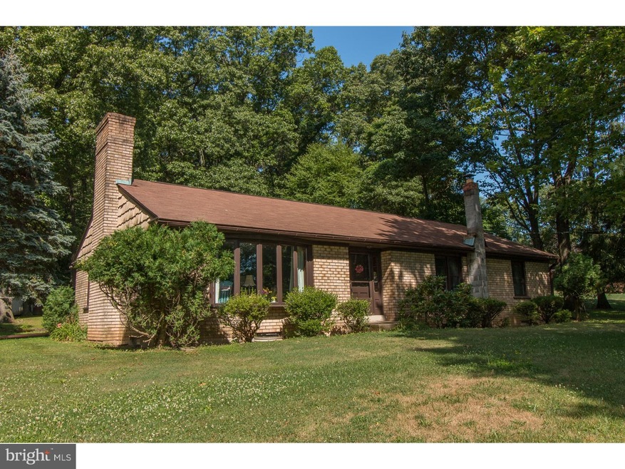 6418 Chestnut Hill Rd, Coopersburg, PA 18036 - photo 1